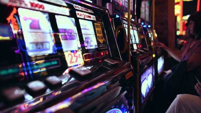 What Are Online Slots: A Complete Beginner’s Guide